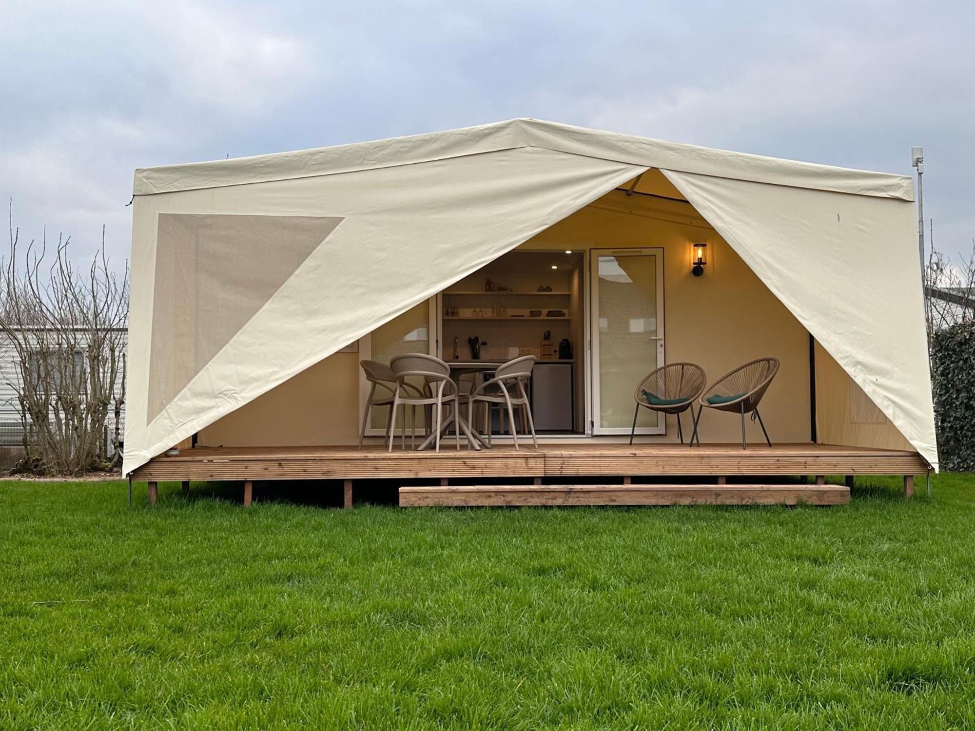 Glamping De Hof Van Eeden Warmond المظهر الخارجي الصورة